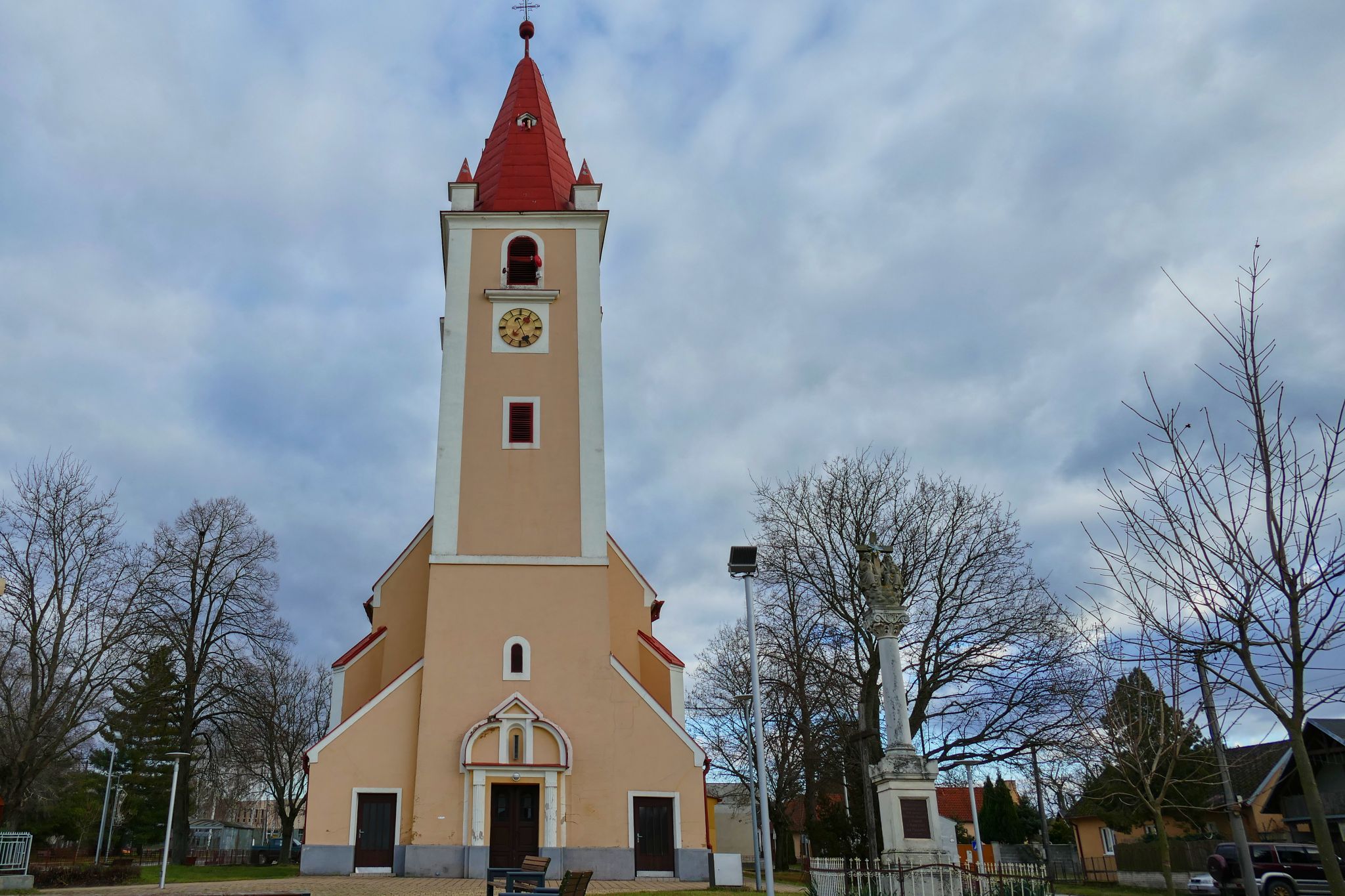 Kostol Nanebovzatia Panny Márie, Plavecký Štvrtok Autor: Vladimír Miček